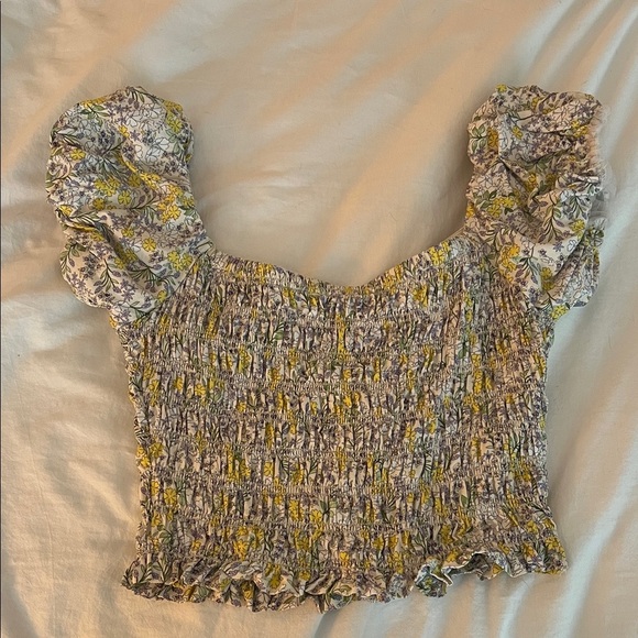 Astr The Label Floral Smocked Blouse with Puff Sleeves - Picture 3 of 4